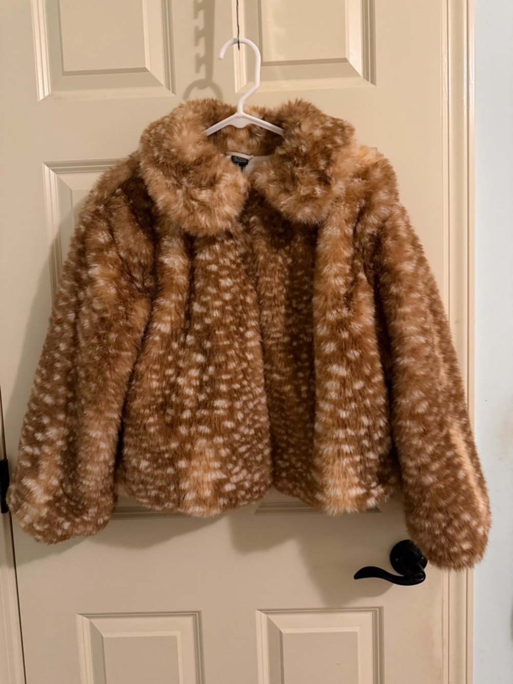 wild fable Cream Top with Tan Faux Fur Collar